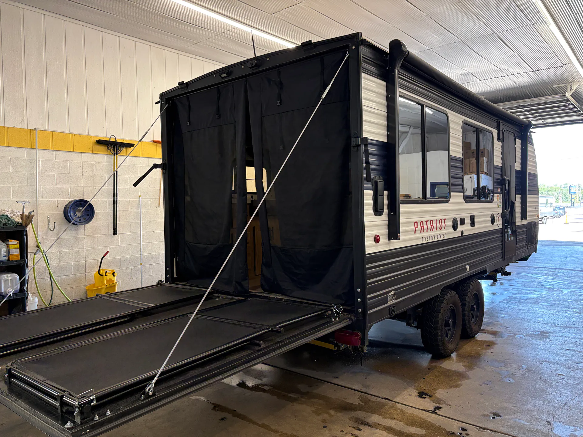 2025 Forest River Cherokee Grey Wolf 18RR - Photo 3