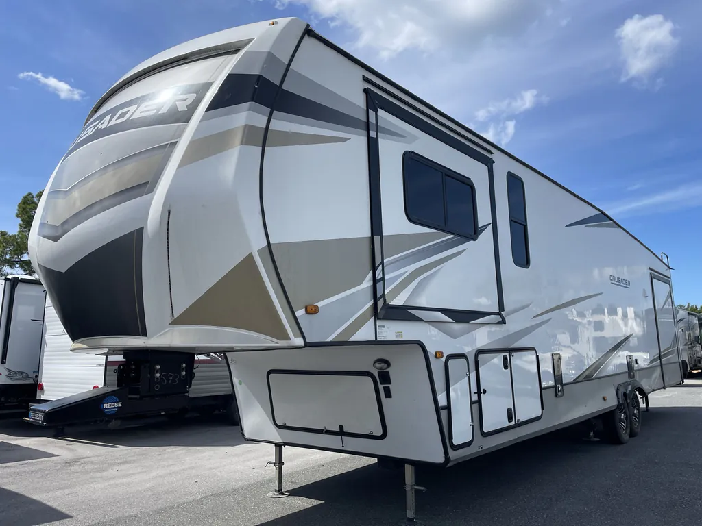 2024 Prime Time Crusader 375FLS, Photos photo 4