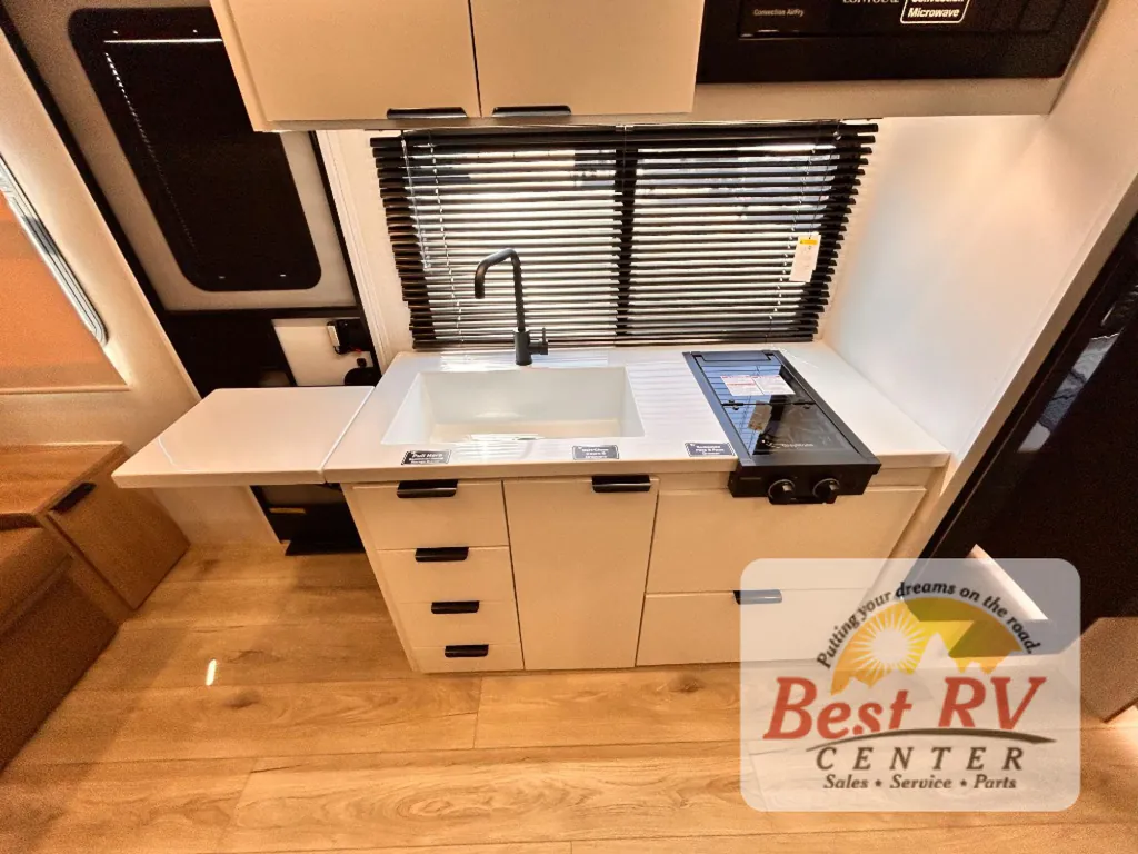 2027 Winnebago Micro Minnie 2108DS, Photos photo 25