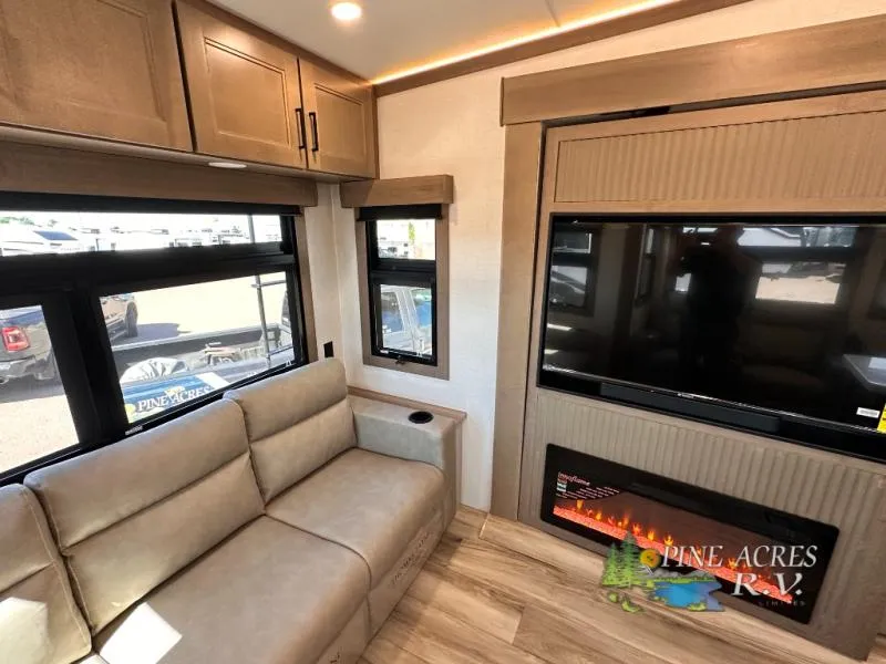 2027 KZ Durango 301RLT - Photo 4