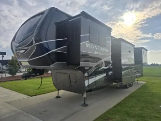 2023 Keystone Montana 3761FL - Photo 4