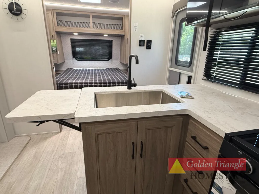 2026 Coachmen Freedom Express Select 30SE, Photos photo 15