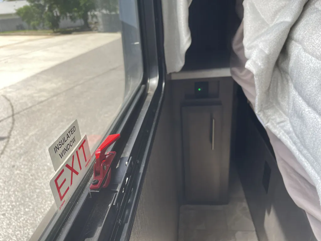 2021 Thor Motor Coach Challenger 35MQ, Photos photo 31