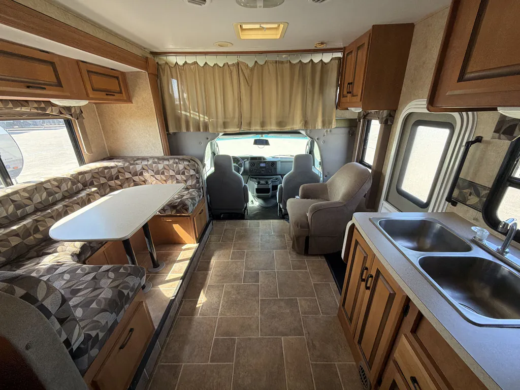 2011 Forest River Sunseeker 2450S, Photos photo 2
