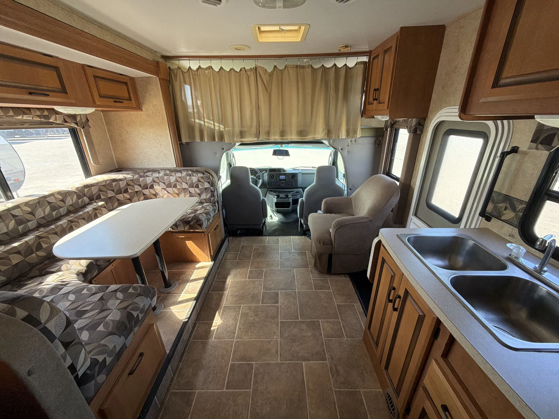 2011 Forest River Sunseeker 2450S — living area main
