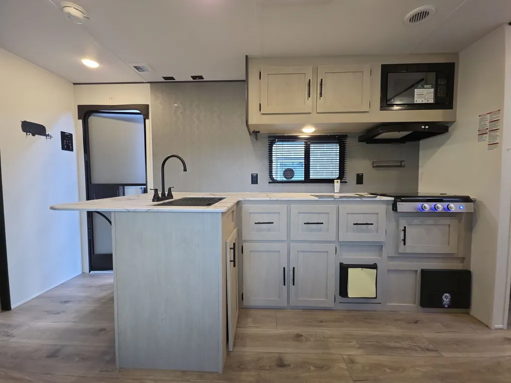 2026 Shasta RVs i-5 Edition 526RBS, Photos photo 15