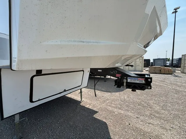 2018 Dutchmen Voltage Triton 3551, Photos photo 3