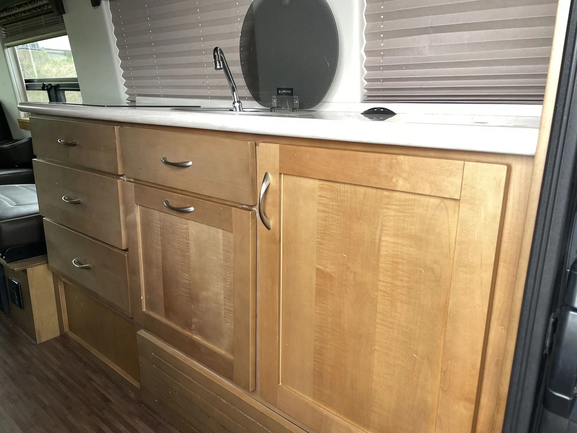2018 Coachmen Galleria 24T — living area main