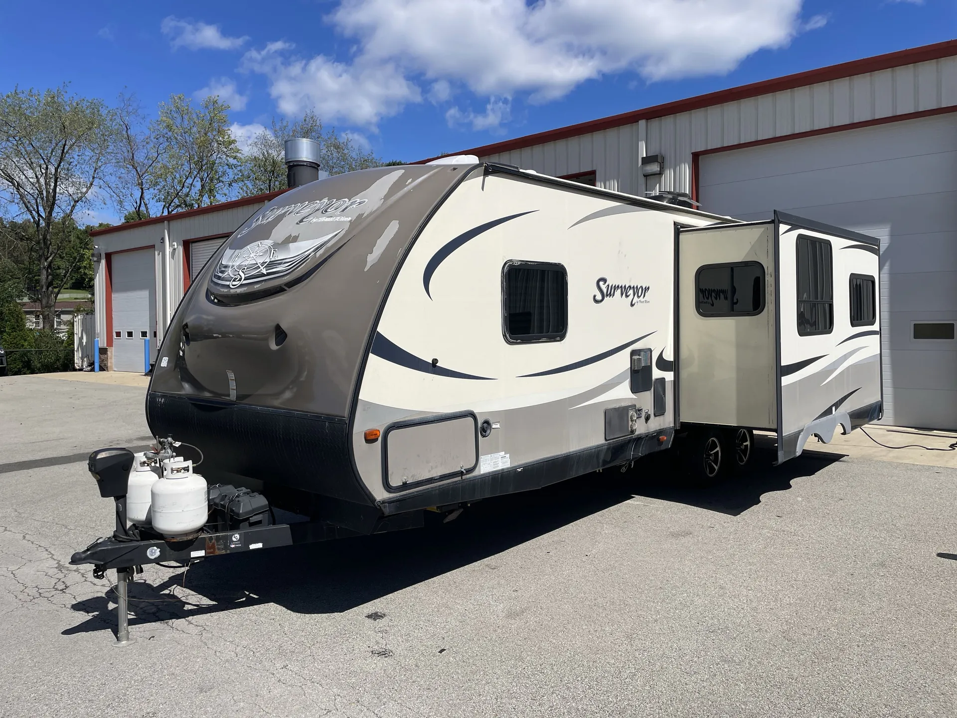 2017 Forest River Surveyor 265RLDS — off campside