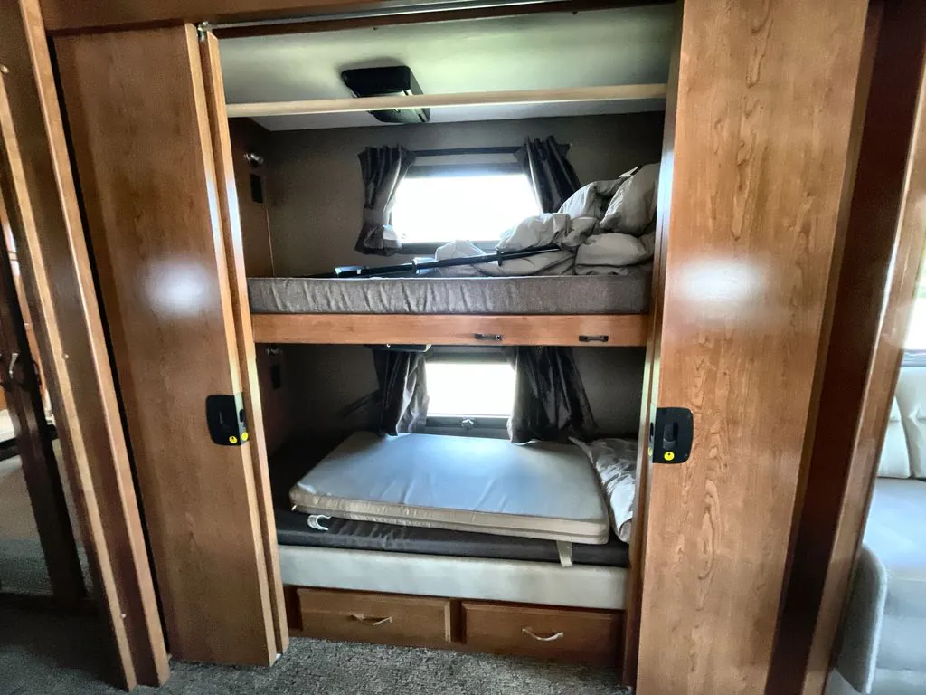 2019 Fleetwood Pace Arrow 38N, Photos photo 48