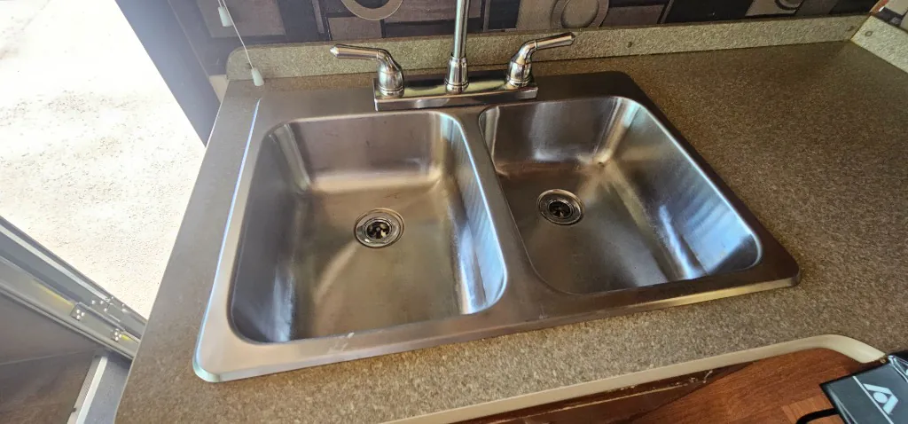 2015 Fleetwood Flair 26E, Photos photo 21
