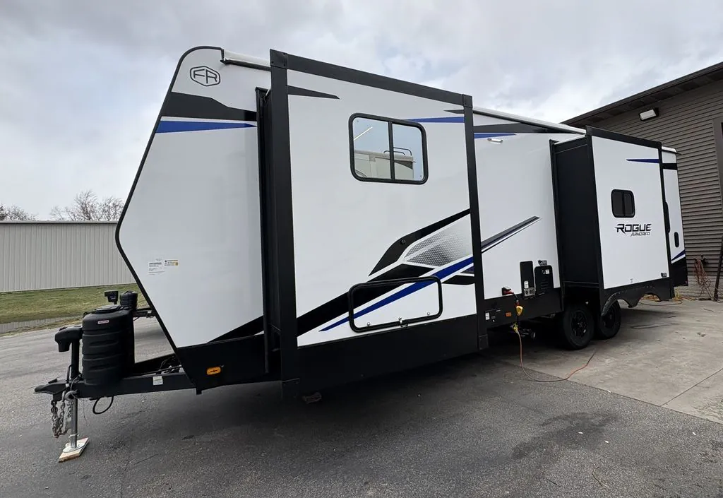 2026 Forest River Vengeance 26L140, Photos photo 4