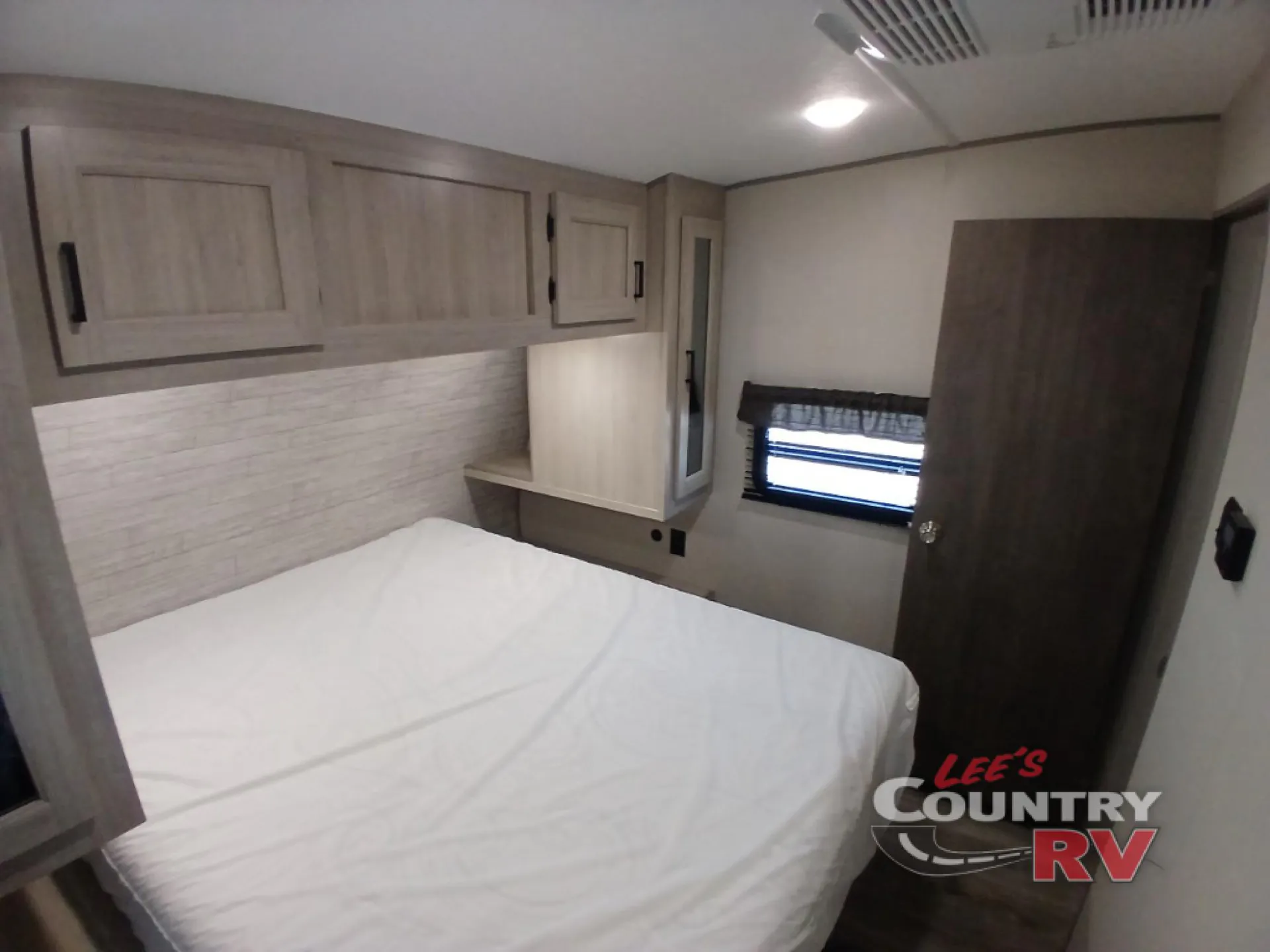 2025 Coachmen Catalina Trail Blazer 28THS - Photo 4