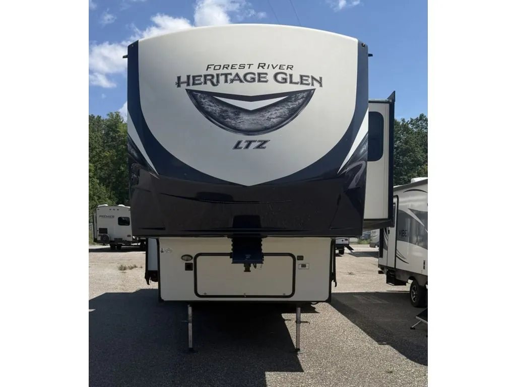2019 Forest River Wildwood Heritage Glen 286RL, Photos photo 3