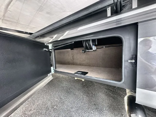 2027 Entegra Coach Accolade 37K, Photos photo 6