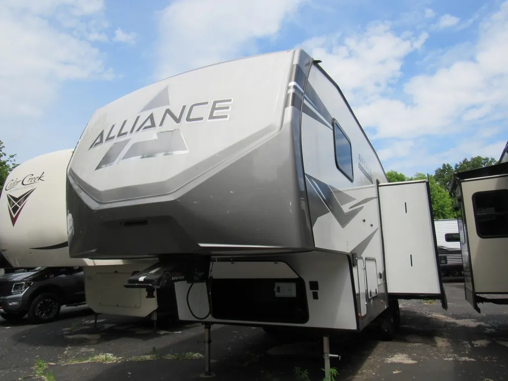2023 Alliance RV Avenue 26RD - Photo 3
