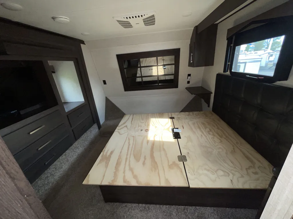 2018 Keystone Raptor 362, Photos photo 19