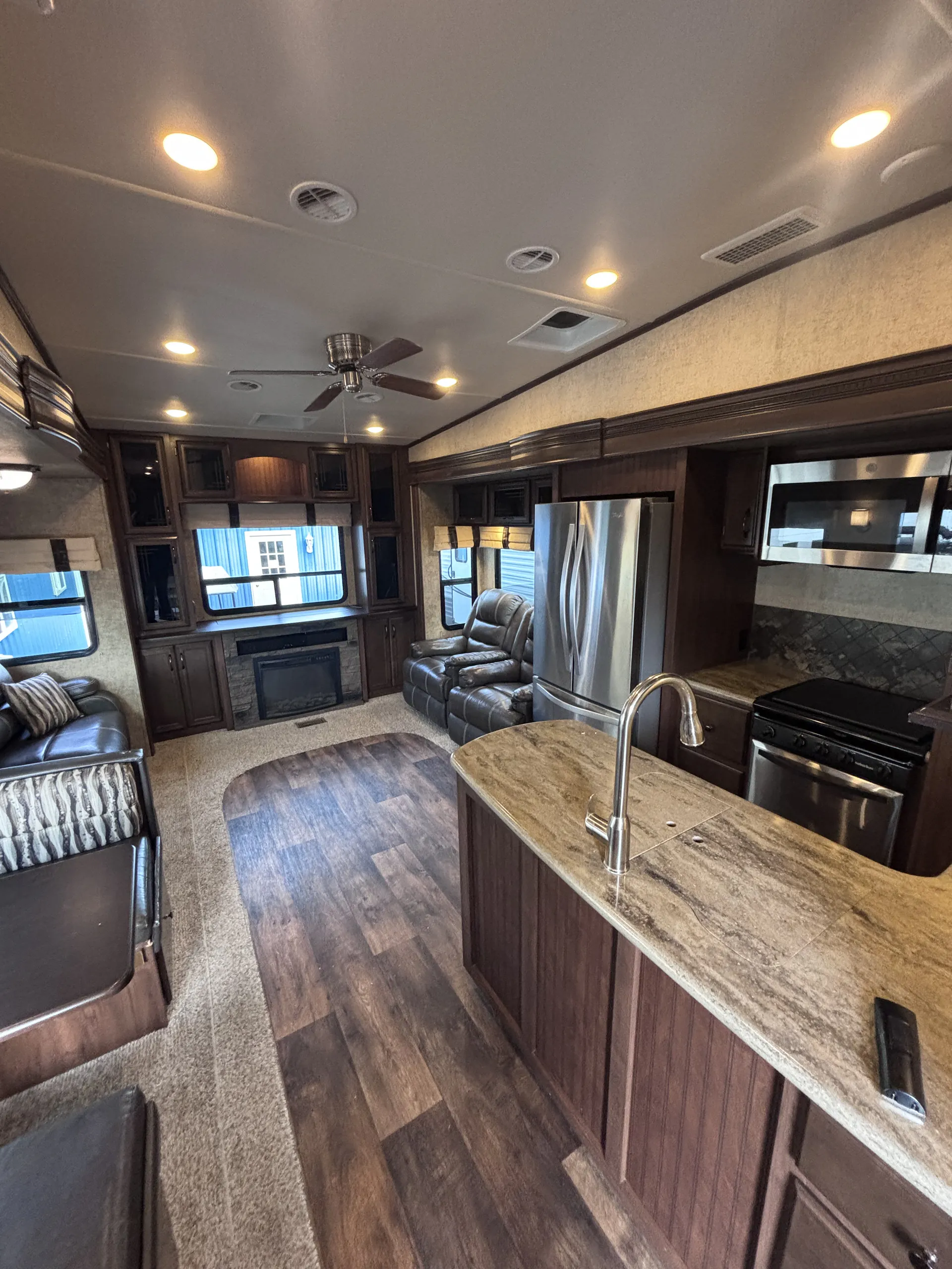 2016 Forest River Sandpiper 371REBH - Photo 3