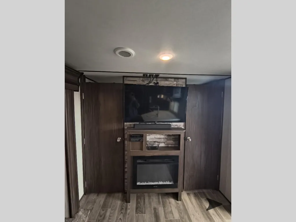 2019 Forest River Cherokee Alpha Wolf 26DBH-L, Photos photo 30