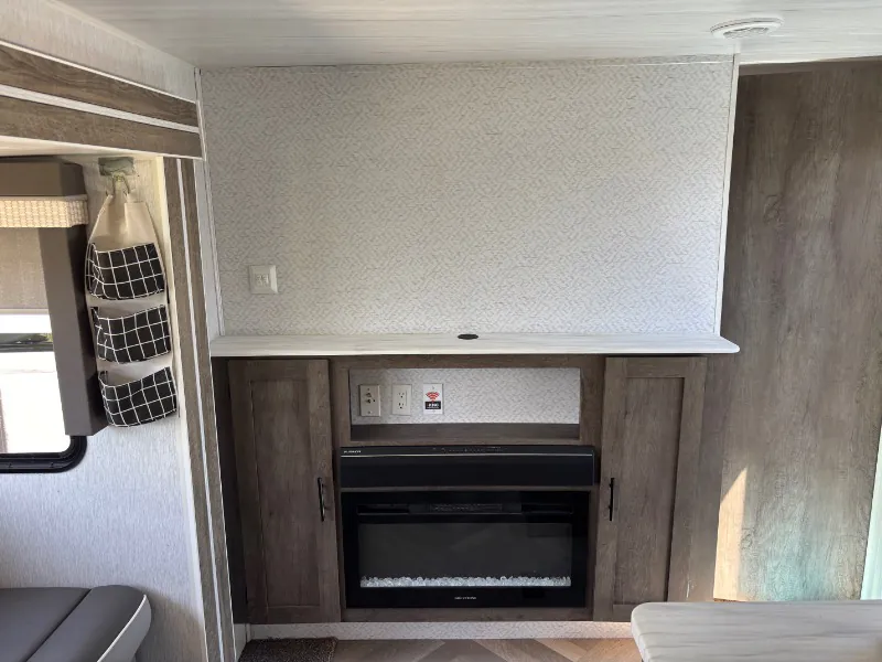 2022 Forest River Salem 33TS — Photo 6