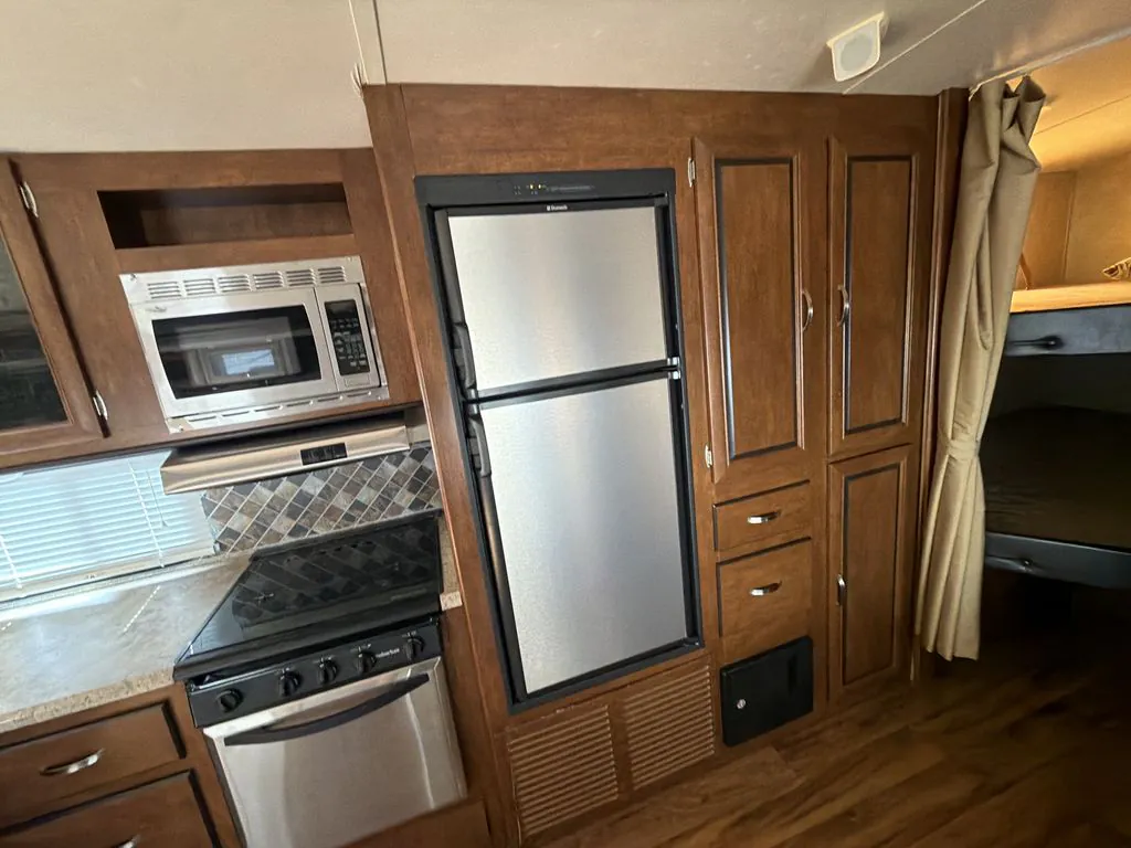 2016 Forest River Vibe 272BHS, Photos photo 16