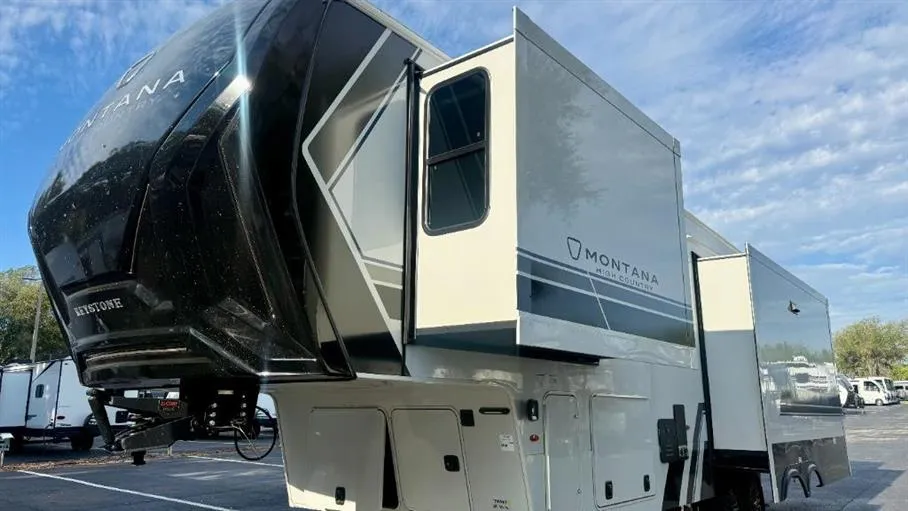 2026 Keystone Montana High Country 290RL - Photo 4