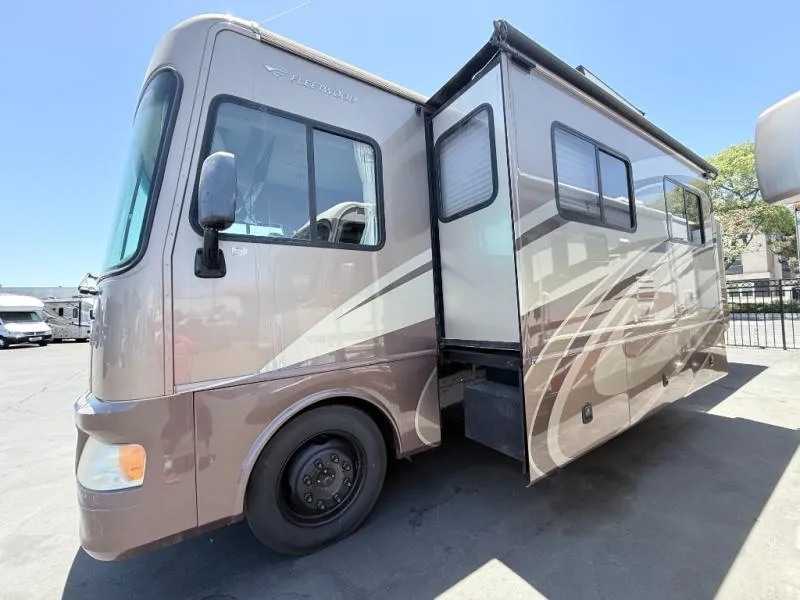 2007 Fleetwood RV Terra LX 34N - Photo 2