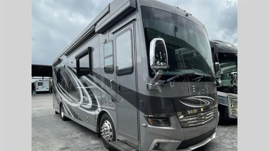 2019 Newmar New Aire 3341 - Photo 2