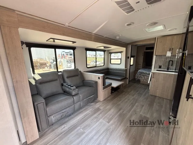 2026 Grand Design Imagine 2800BH - Photo 4