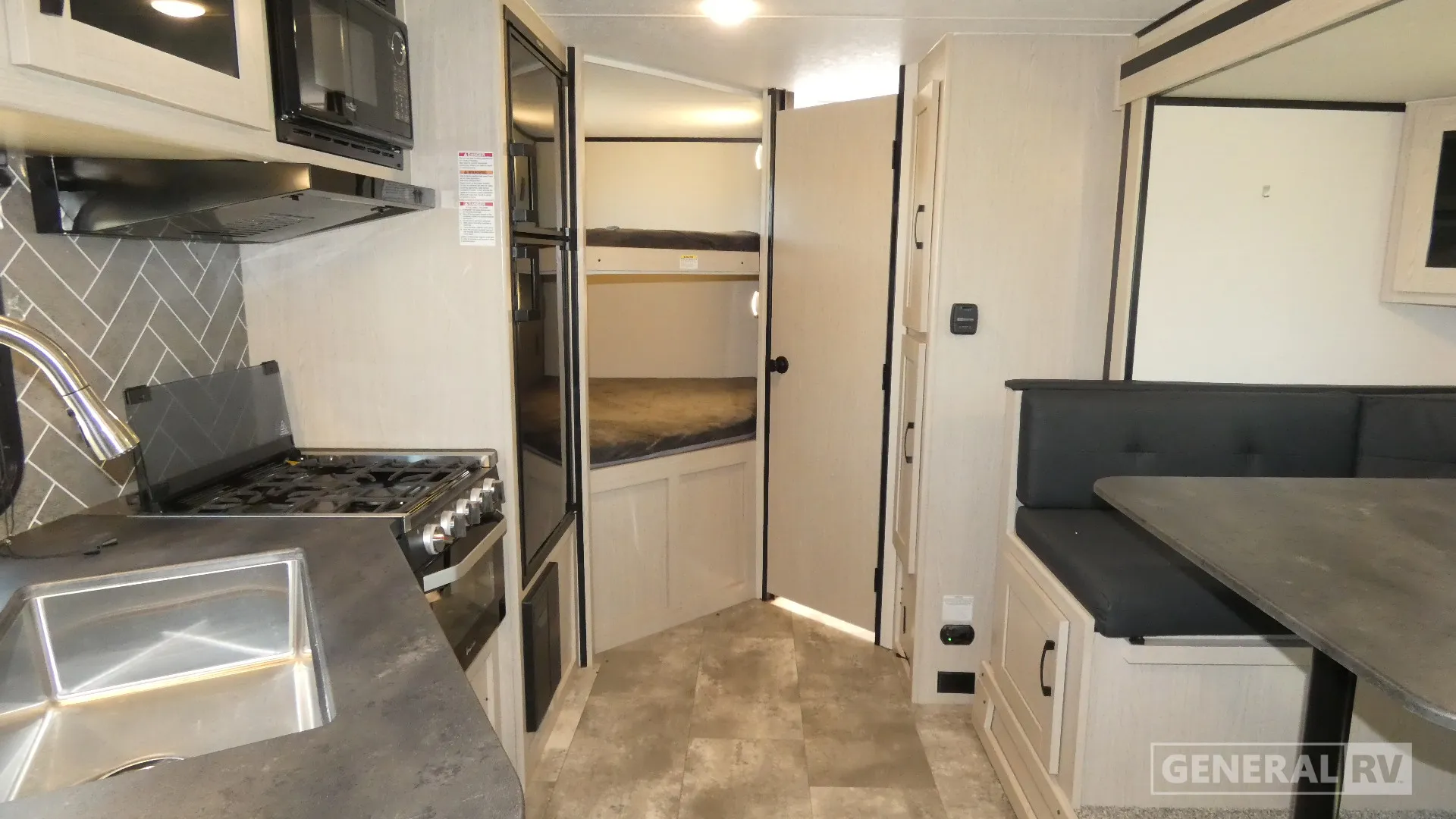 2023 Coachmen Apex Ultra Lite 245BHS - Photo 3