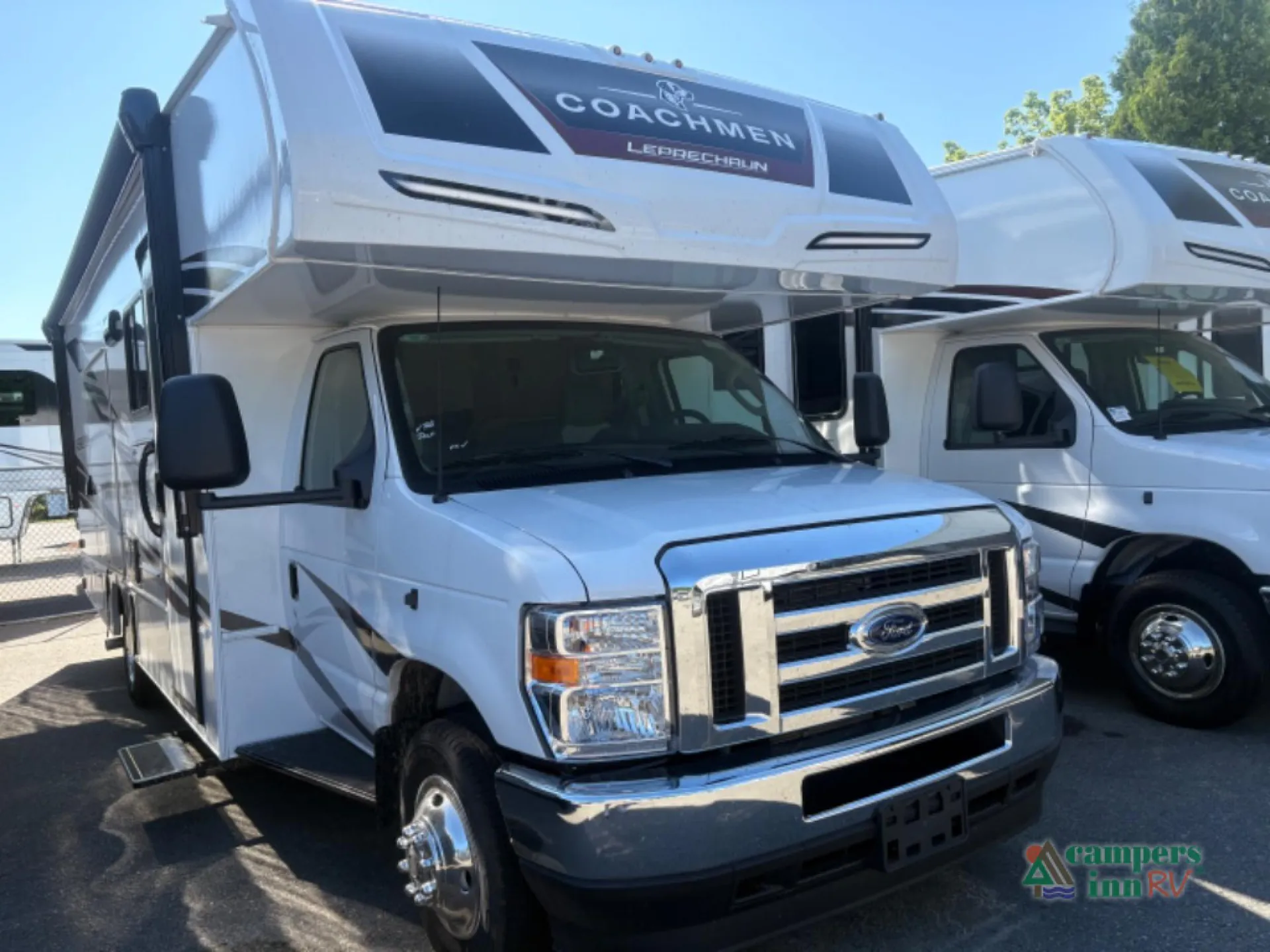 2026 Coachmen Leprechaun 260MB Ford - Photo 3