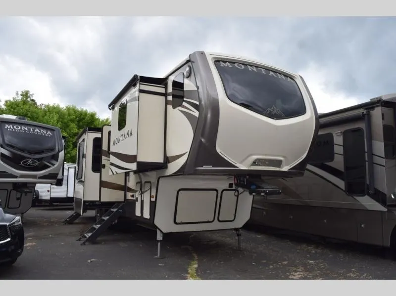 2017 Keystone Montana 3820FK - Photo 2