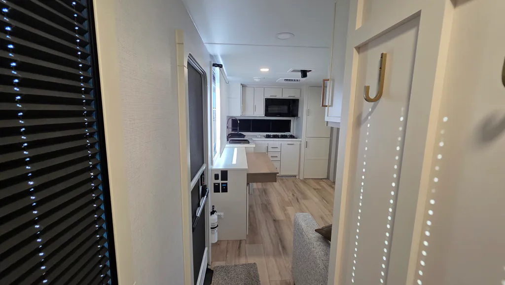 2025 Brinkley Model I 275, Photos photo 15