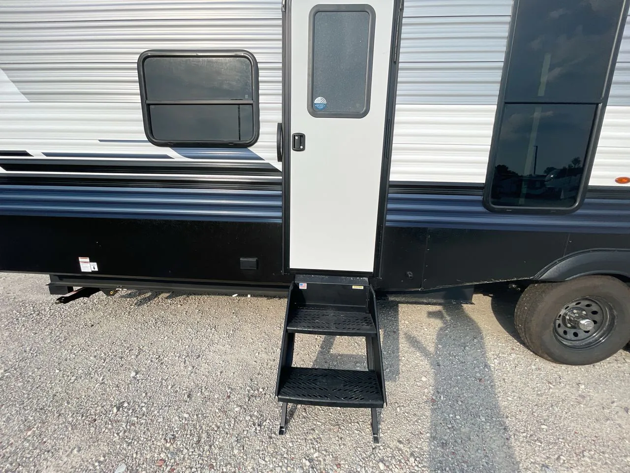2027 Forest River Puma Vista 403LFT — Photo 5