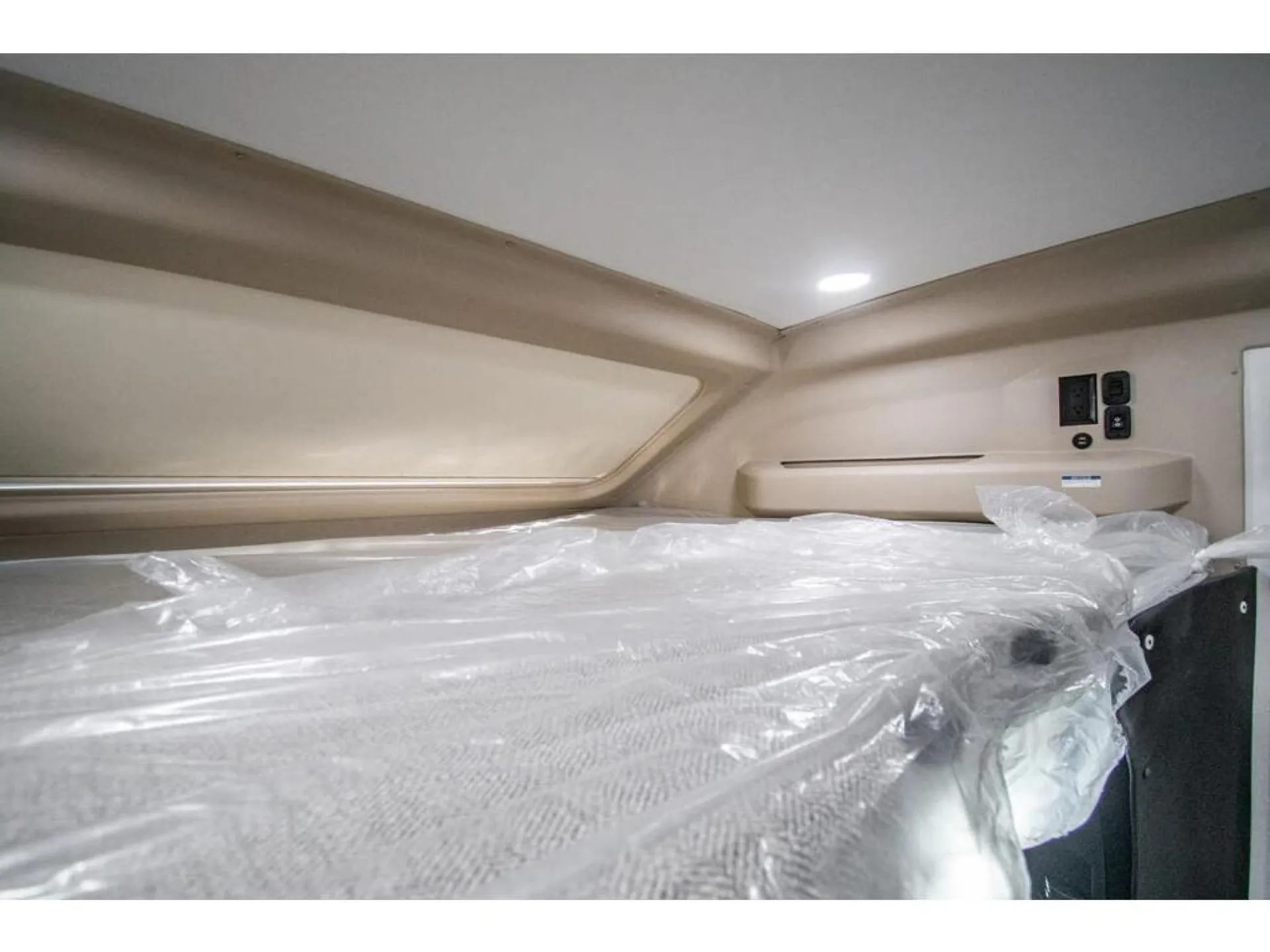 2026 Entegra Coach Qwest 25M - Photo 4
