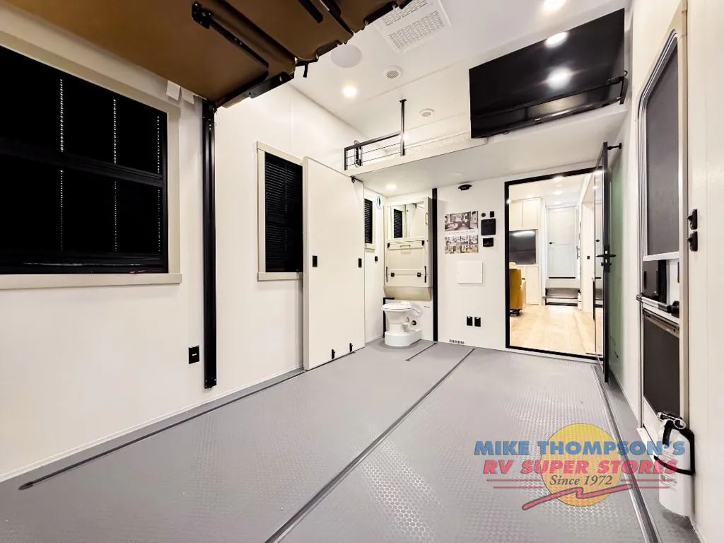 2026 Brinkley Model G 3950, Photos photo 17