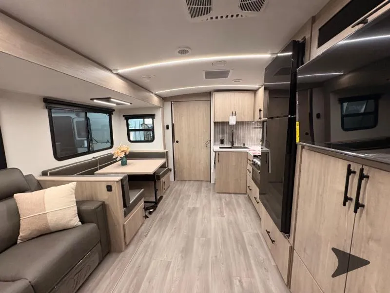 2026 Grand Design Imagine 2800BH - Photo 3