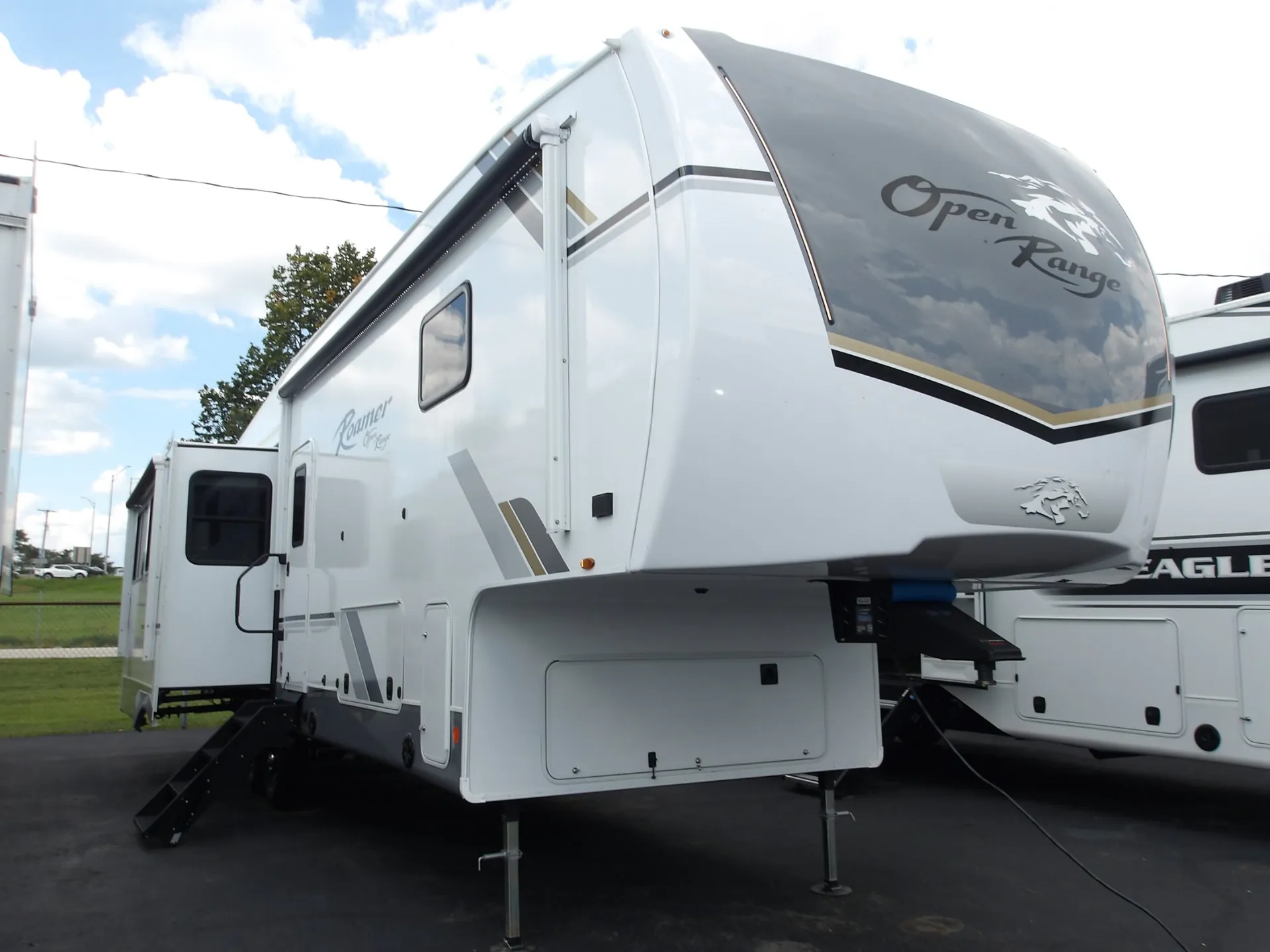 2027 Highland Ridge Open Range Roamer 32RLTS - Photo 2