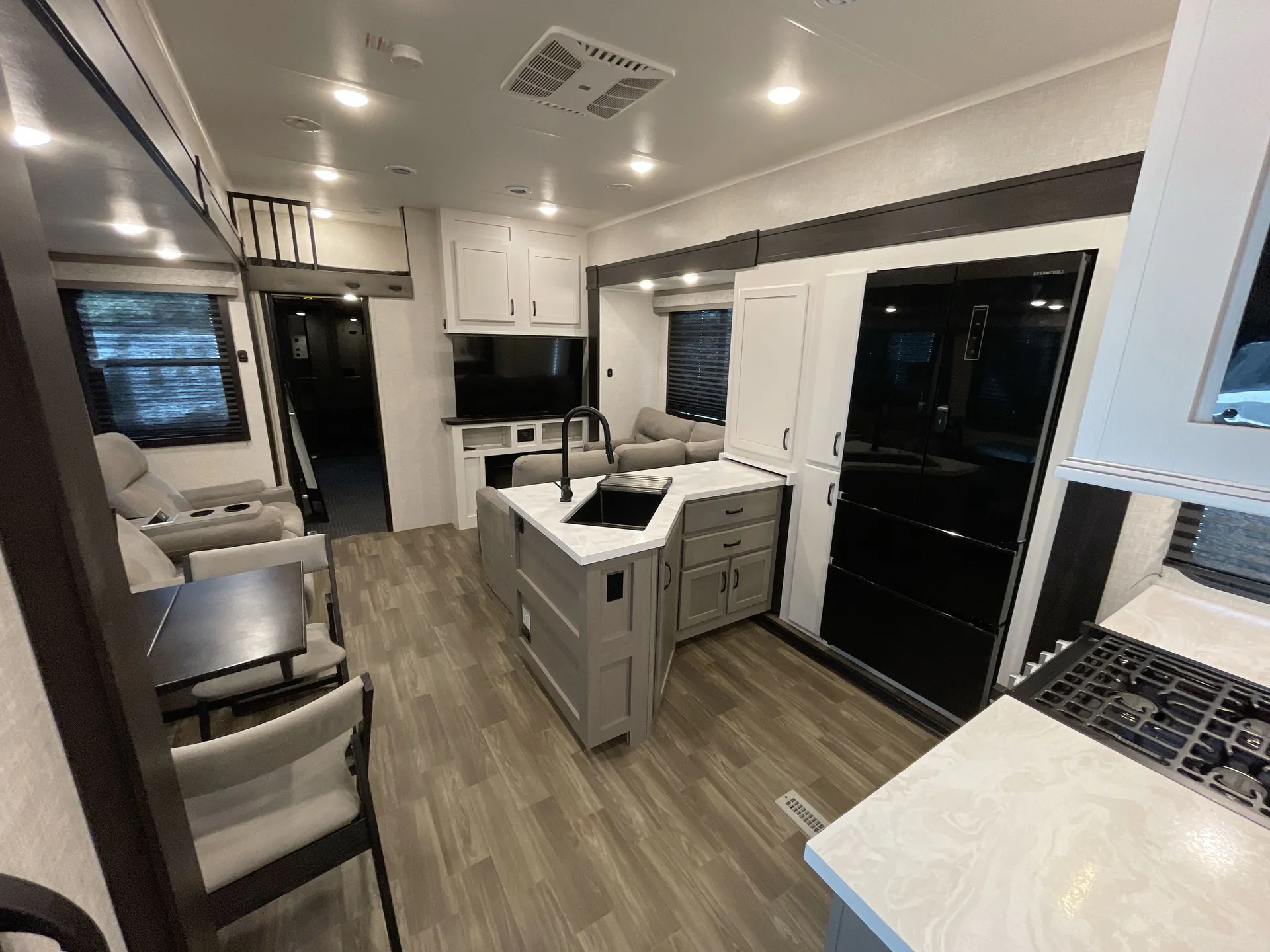 2024 Jayco Seismic 395 — backside