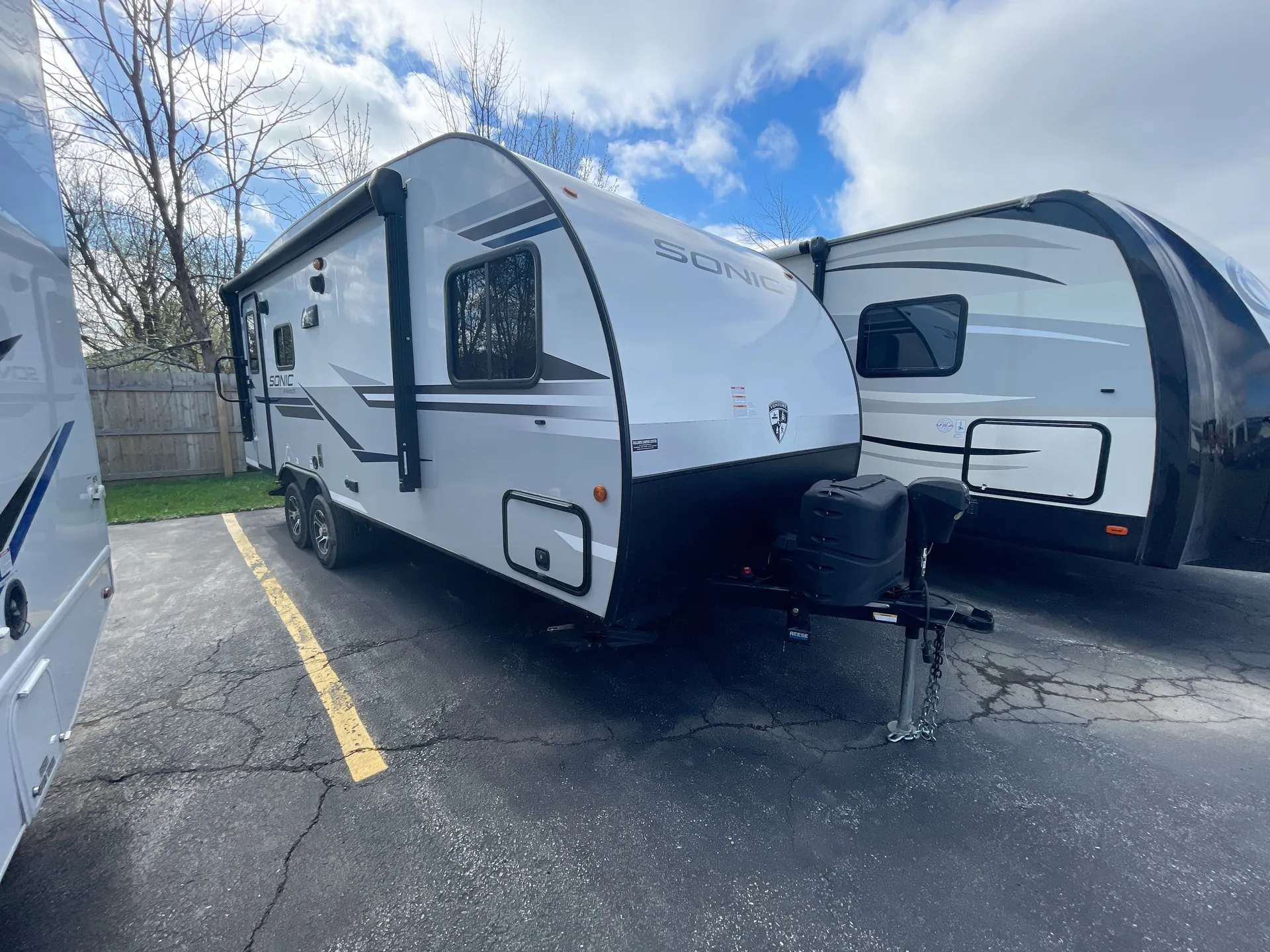 2021 Venture Rv Sonic 210VTB - Main photo