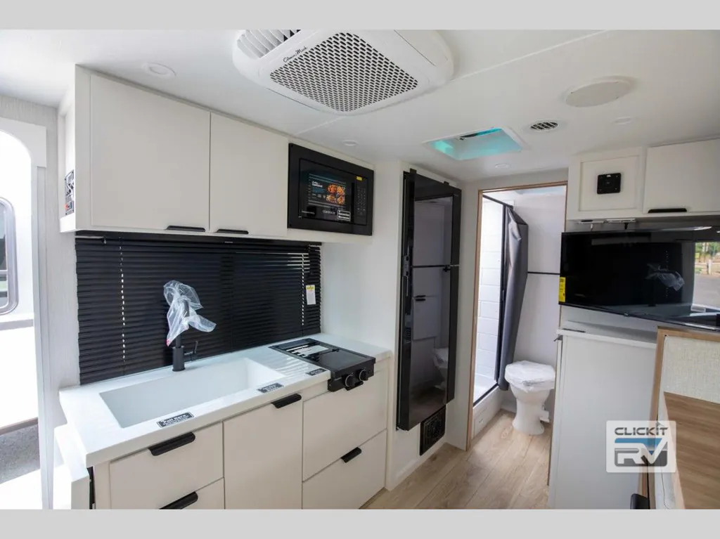 2027 Winnebago Micro Minnie 2108DS, Photos photo 11