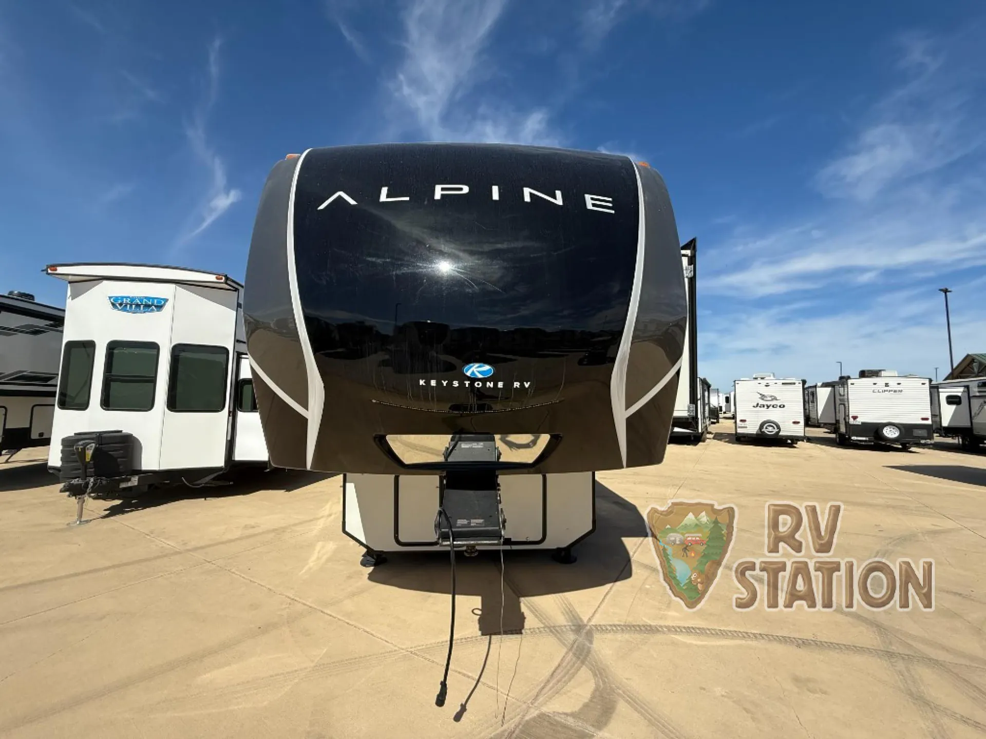 2024 Keystone Alpine 3303CK - Photo 3