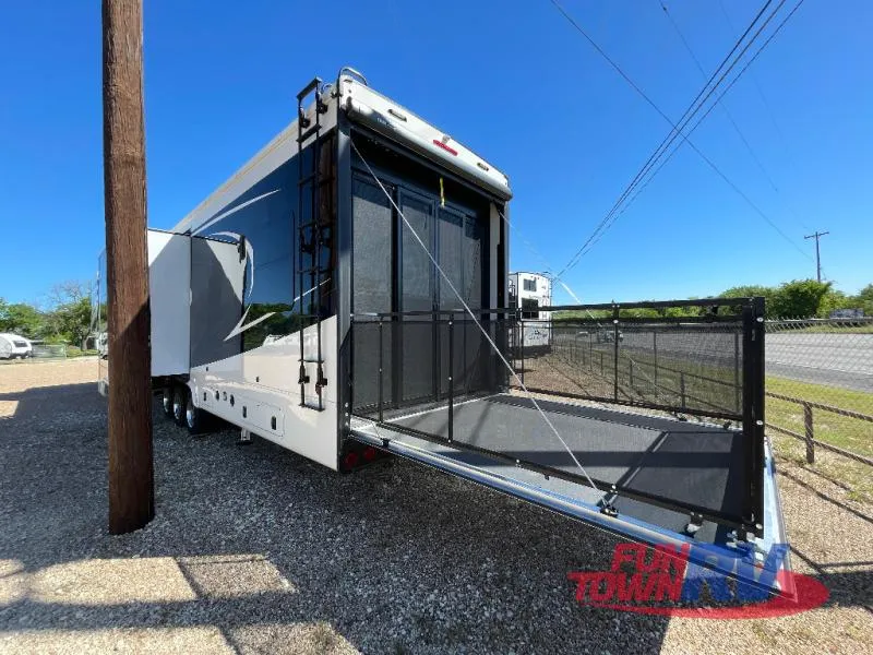 2024 DRV Luxury Suites FullHouse Used    MX450 - Photo 4