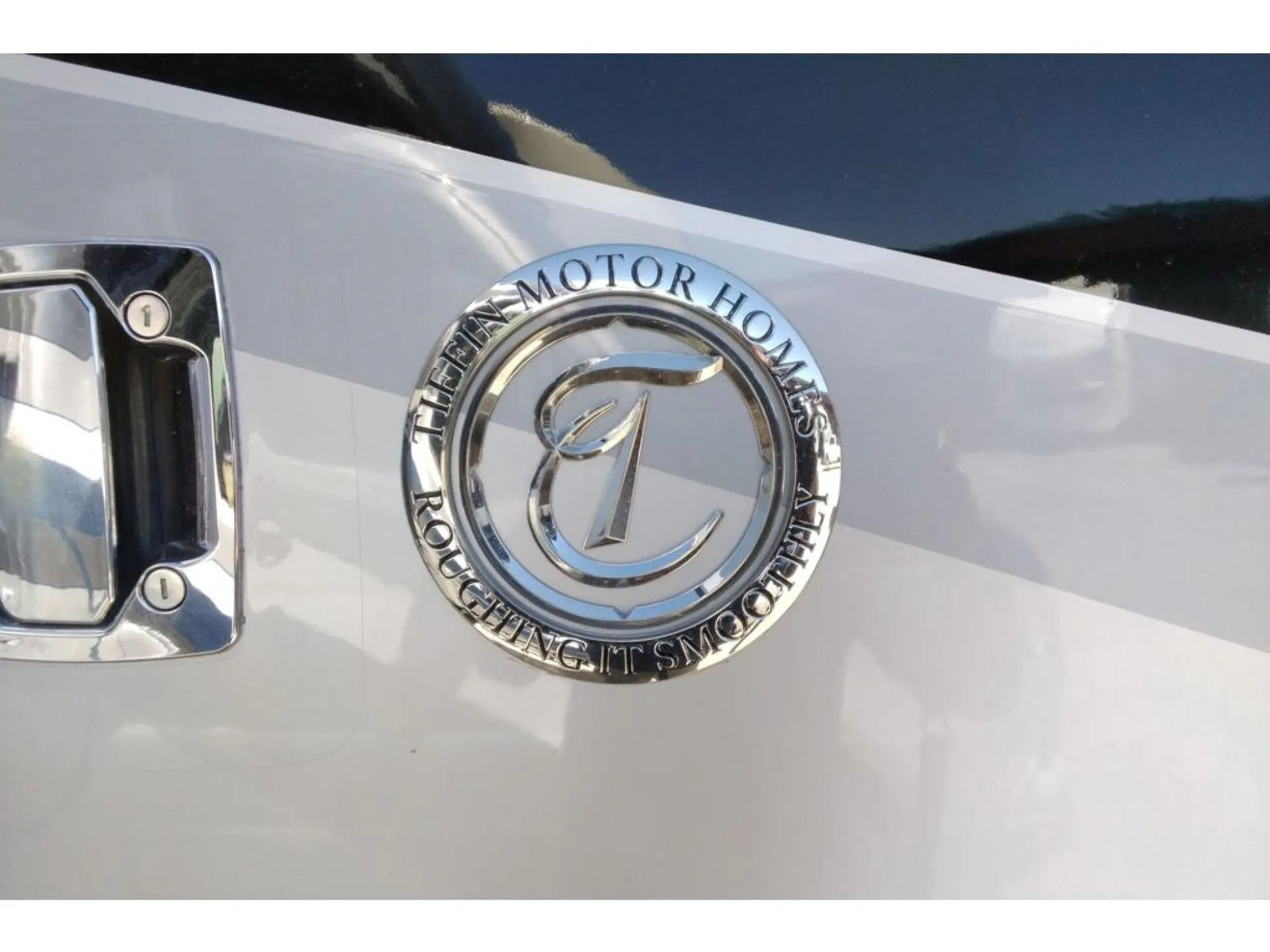 2018 Tiffin Phaeton 40 IH - Photo 3
