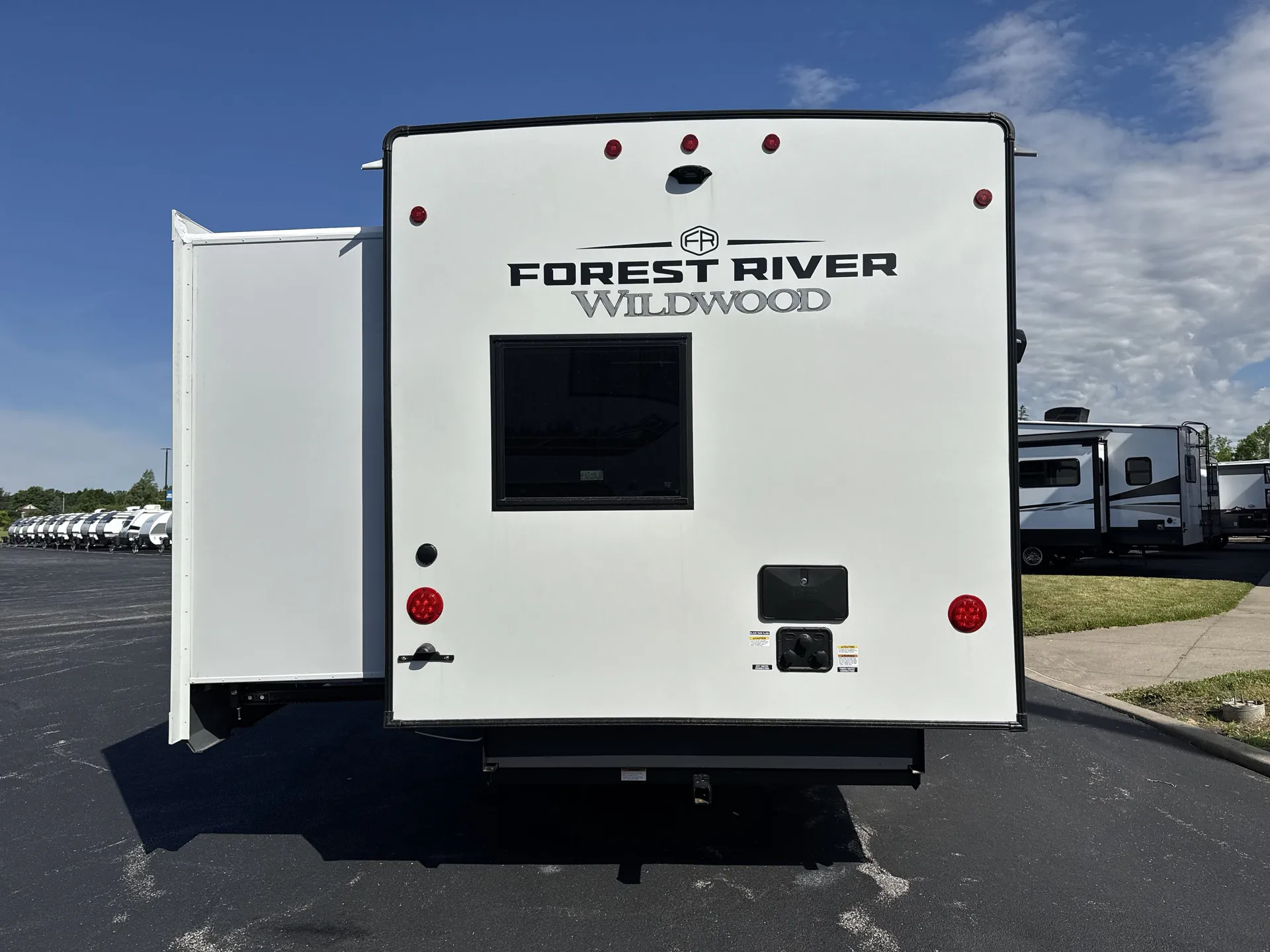 2027 Forest River Wildwood Heritage Glen 310BHI — backside
