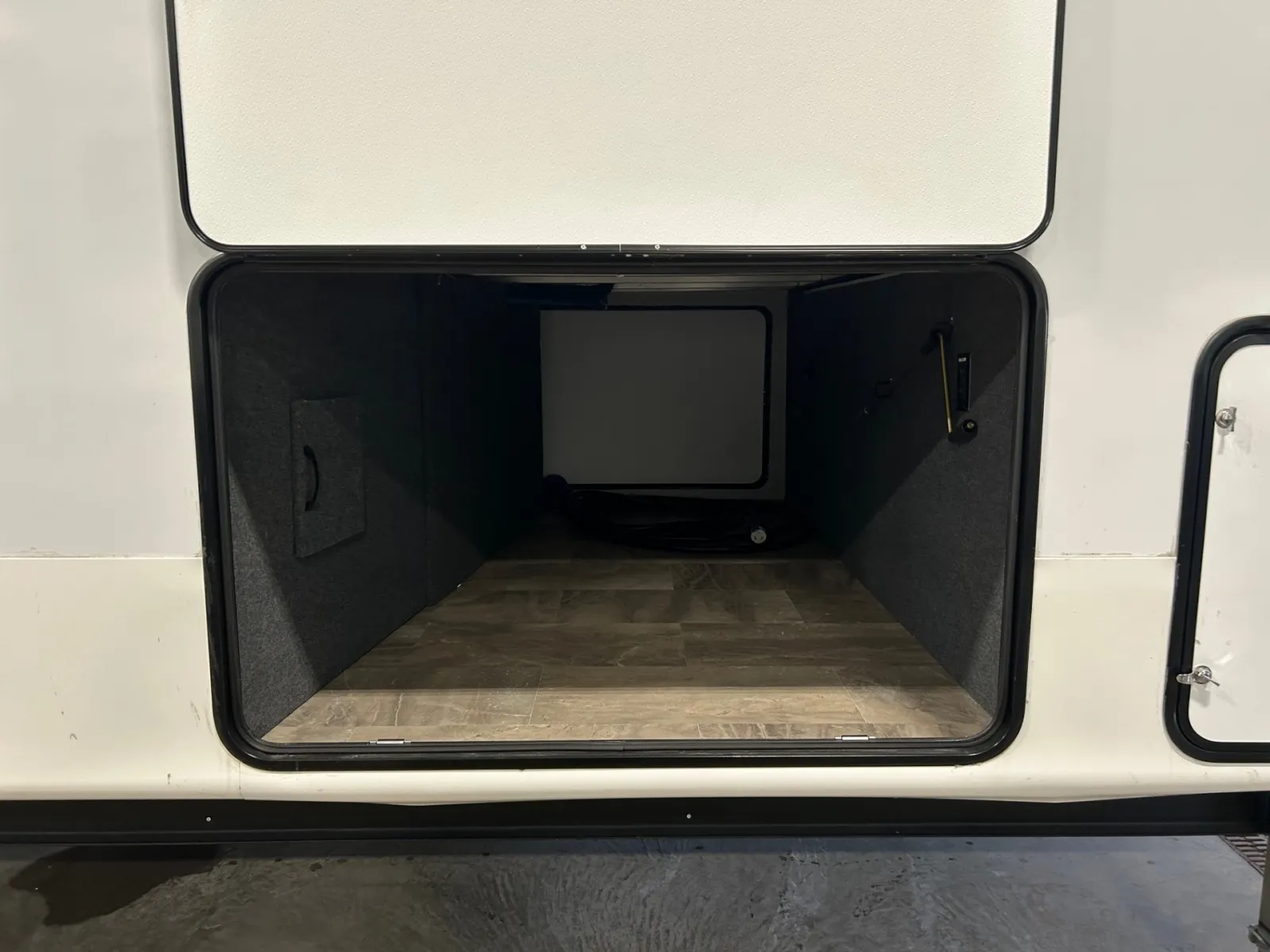 2026 Coachmen Brookstone 370RLLO - Photo 3