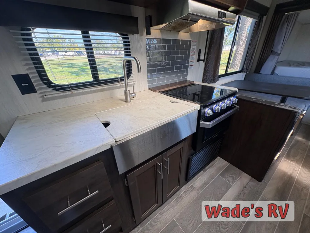 2019 Forest River Cherokee Grey Wolf 19SM, Photos photo 21