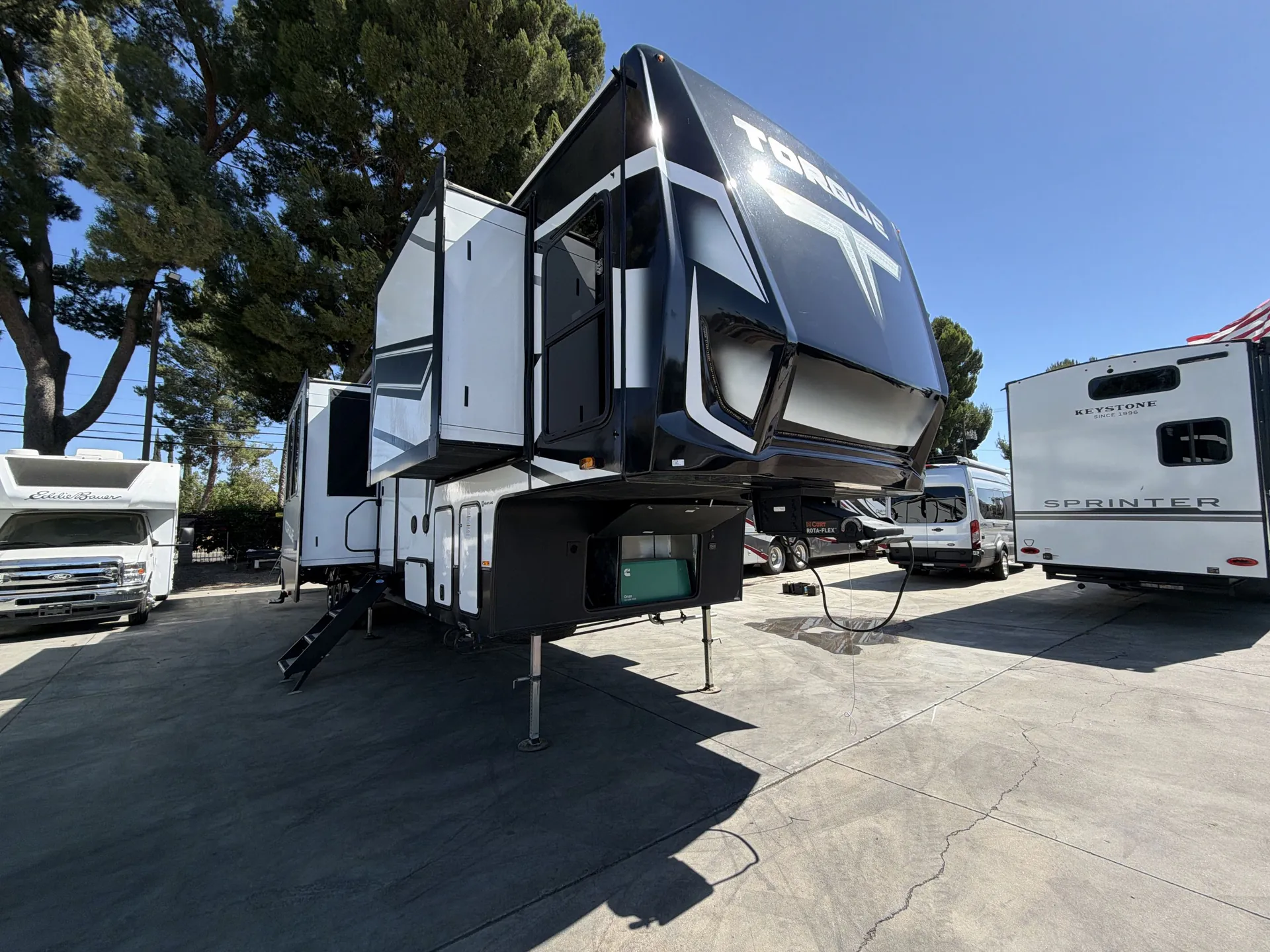 2024 Heartland Torque 418 - Photo 2