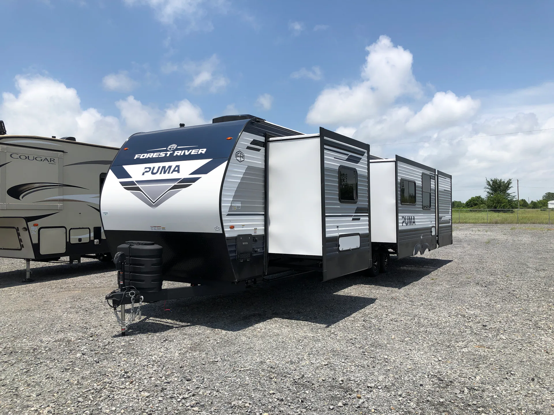 2027 Forest River Puma 32BHFS - Photo 4