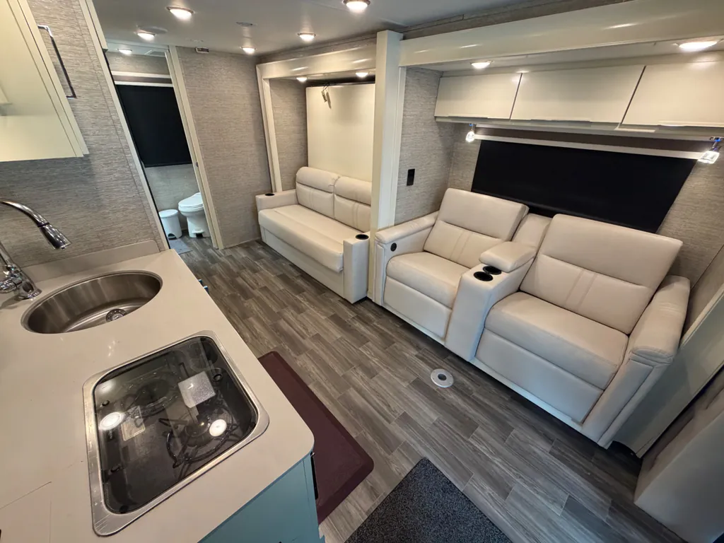 2020 Tiffin Wayfarer 25 RW, Photos photo 8